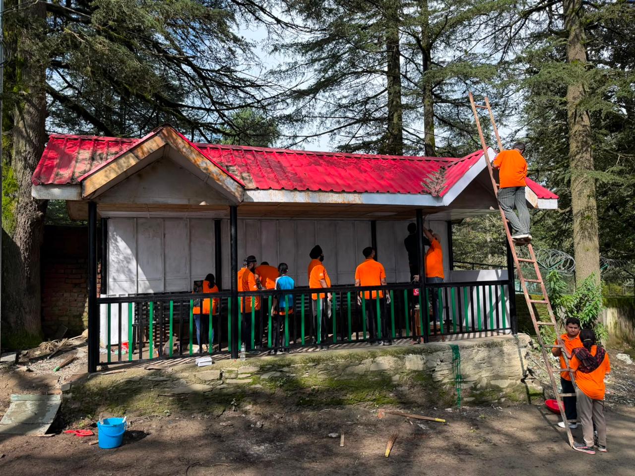 Texla participants working together on the building