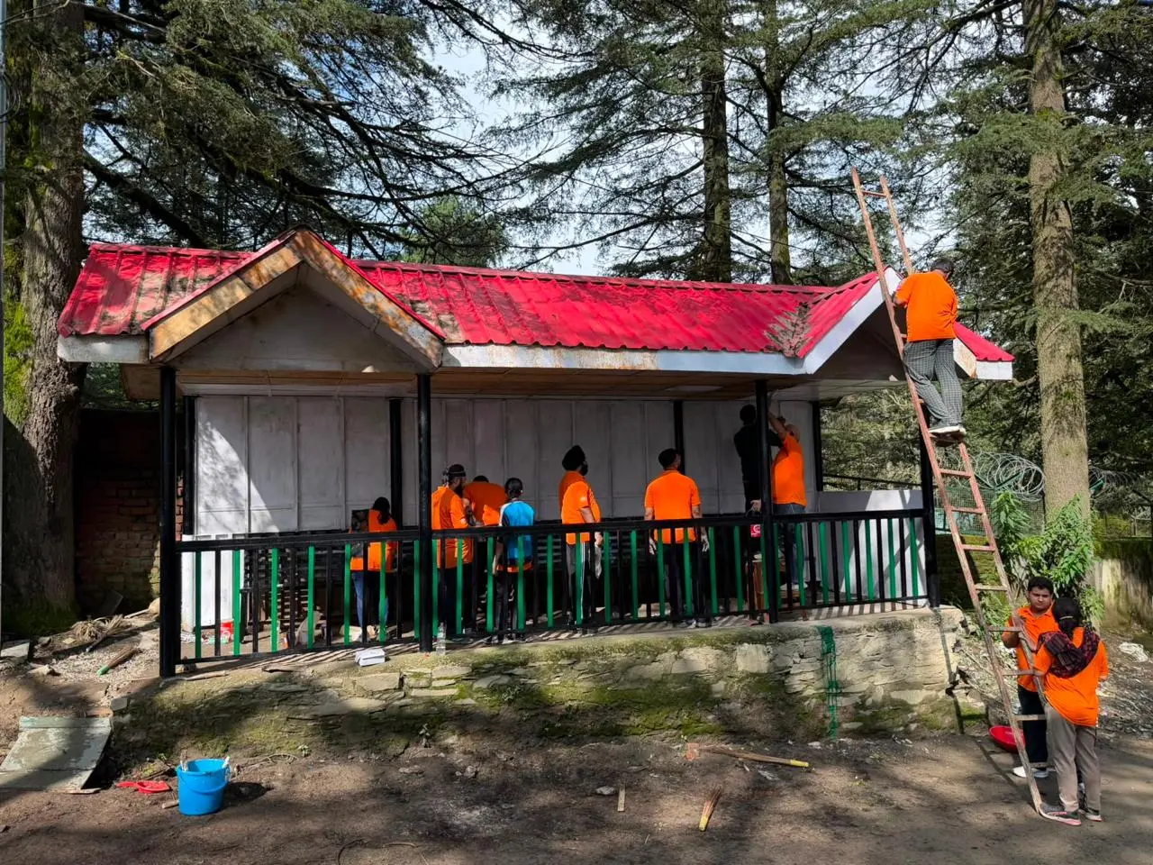 Texla participants working together on the building